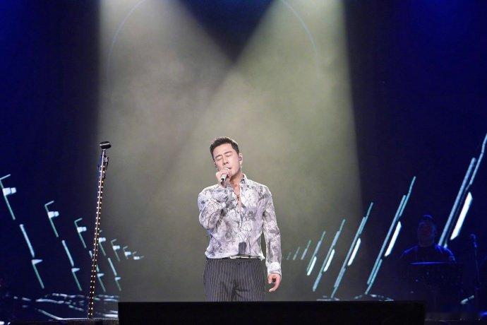 歌手排名杨坤回应淘汰歌手2026本以为会很难过低落，杨坤却看得淡然，直言只要好好