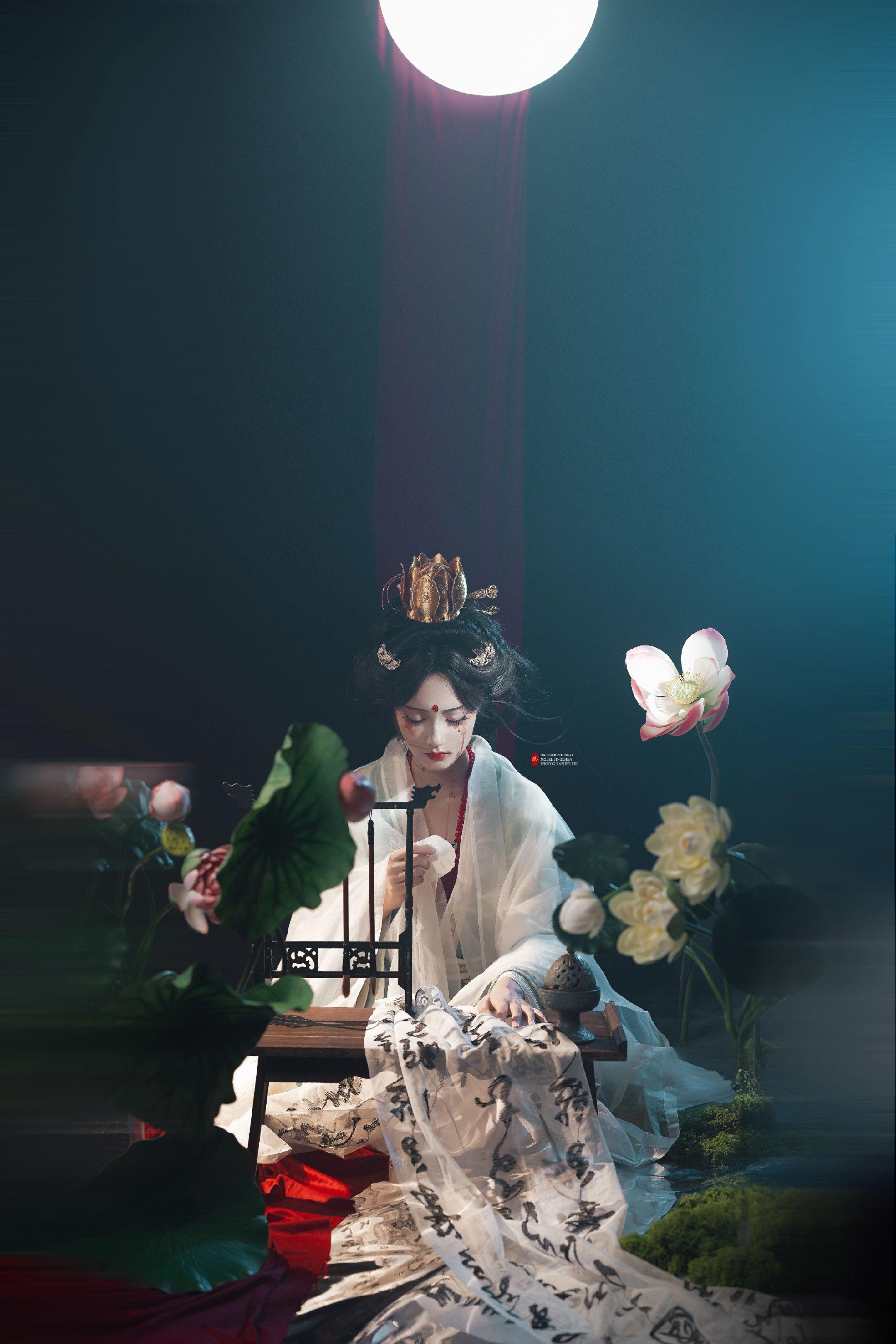 用破碎的肉身丈量自由与命运。