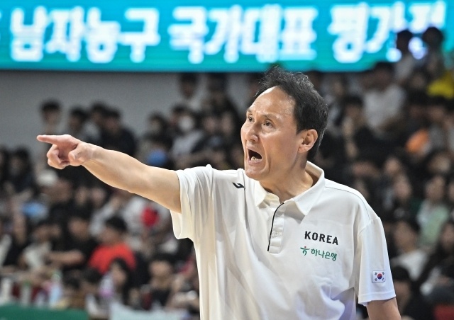 吕俊锡场均11分5篮板，打卡塔尔半场伤退，韩国媒体给出的说法是膝盖内侧韧带一级损