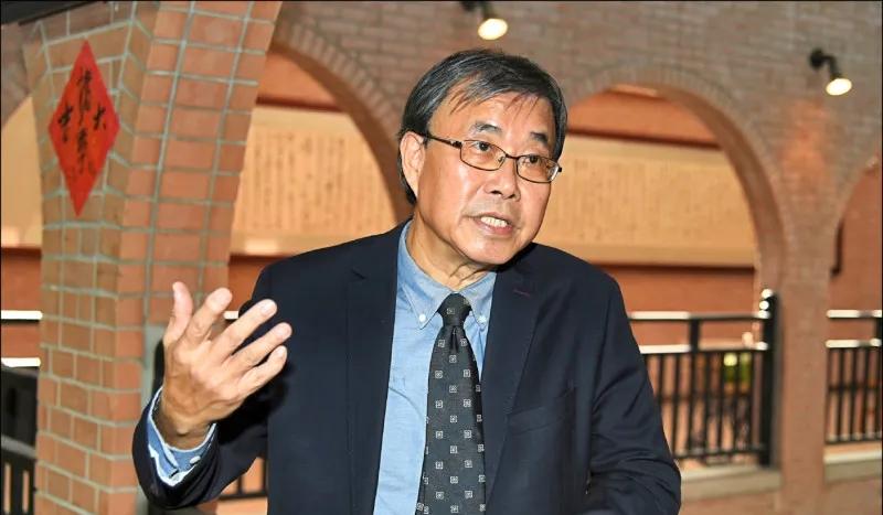 郑英耀今日受访时叫嚣，“‘中华XX台湾’和1949年蒋介石到台湾的‘中华XX’已