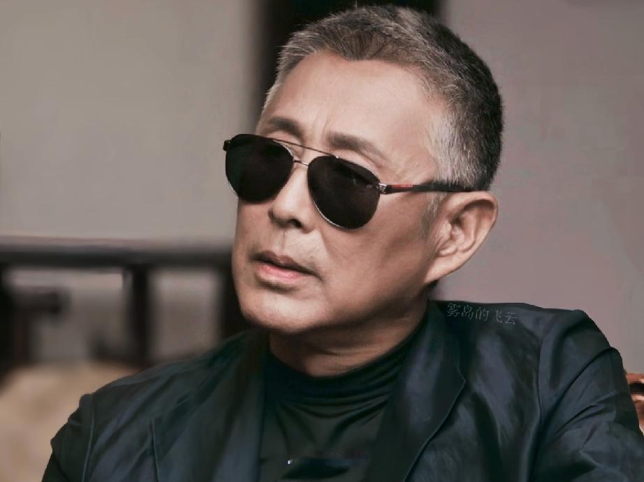 你觉得王志文和陈道明哪一个更牛逼陈道明重气场收放，王志文擅台词爆发。巅峰相当，王