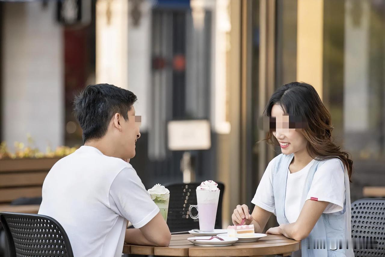 “林子大了什么鸟都有！”一女子经婚介所安排与男嘉宾相亲，在此期间，二人前往一家餐