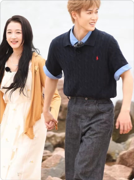 李昀锐关晓彤合体录制耀眼团综 定晴信武就是如此又生又养仅仅是路透都能感觉得到两小