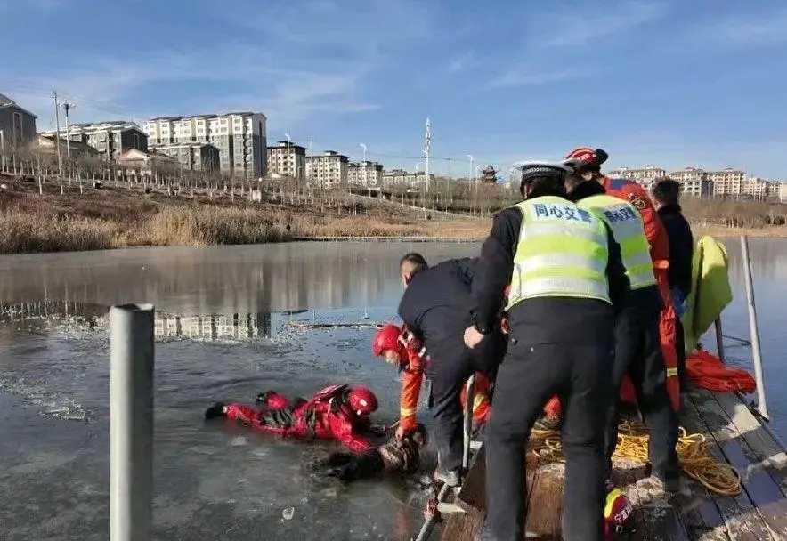 “姨姨，我身体轻，我下去救！”零下5℃的寒冬，宁夏同心县一处结冰湖面突然碎裂，4