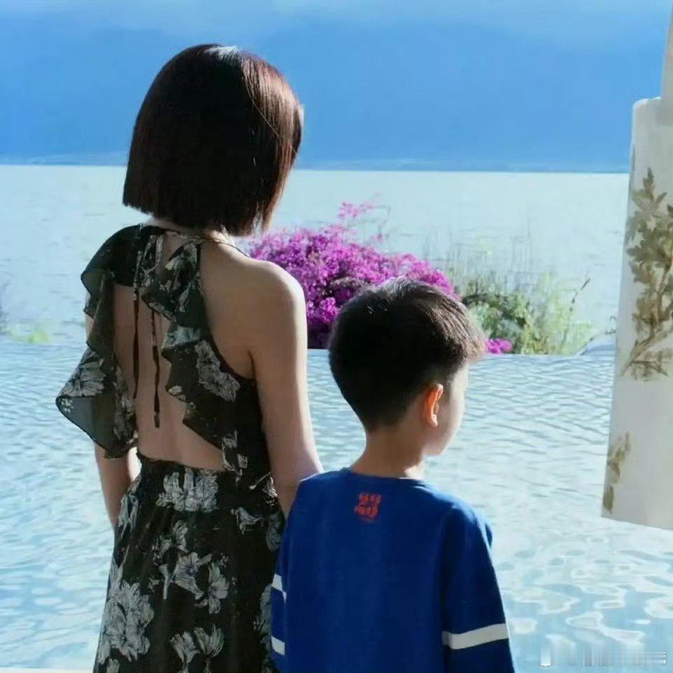 陈妍希和儿子分开过年我的过期cp为我留下一个孩子过期的糖犹如砒霜 