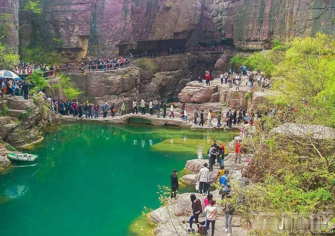 河南有什么？河南有红旗渠，河南有老君山，河南还有少林寺……

要说2025年最遗