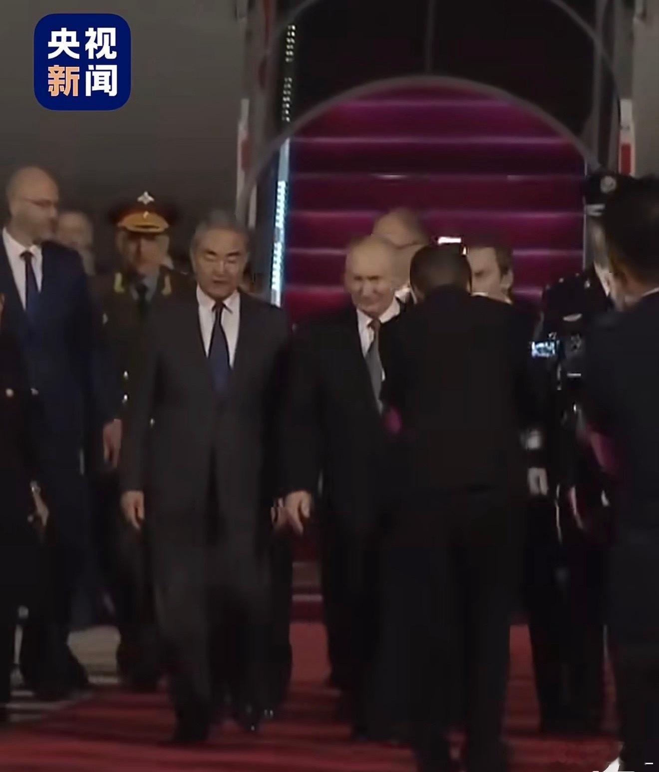 中俄元首会谈普京正式到达，访华，会晤欢迎欢迎，热烈欢迎呀这也是第二十五次来访华了