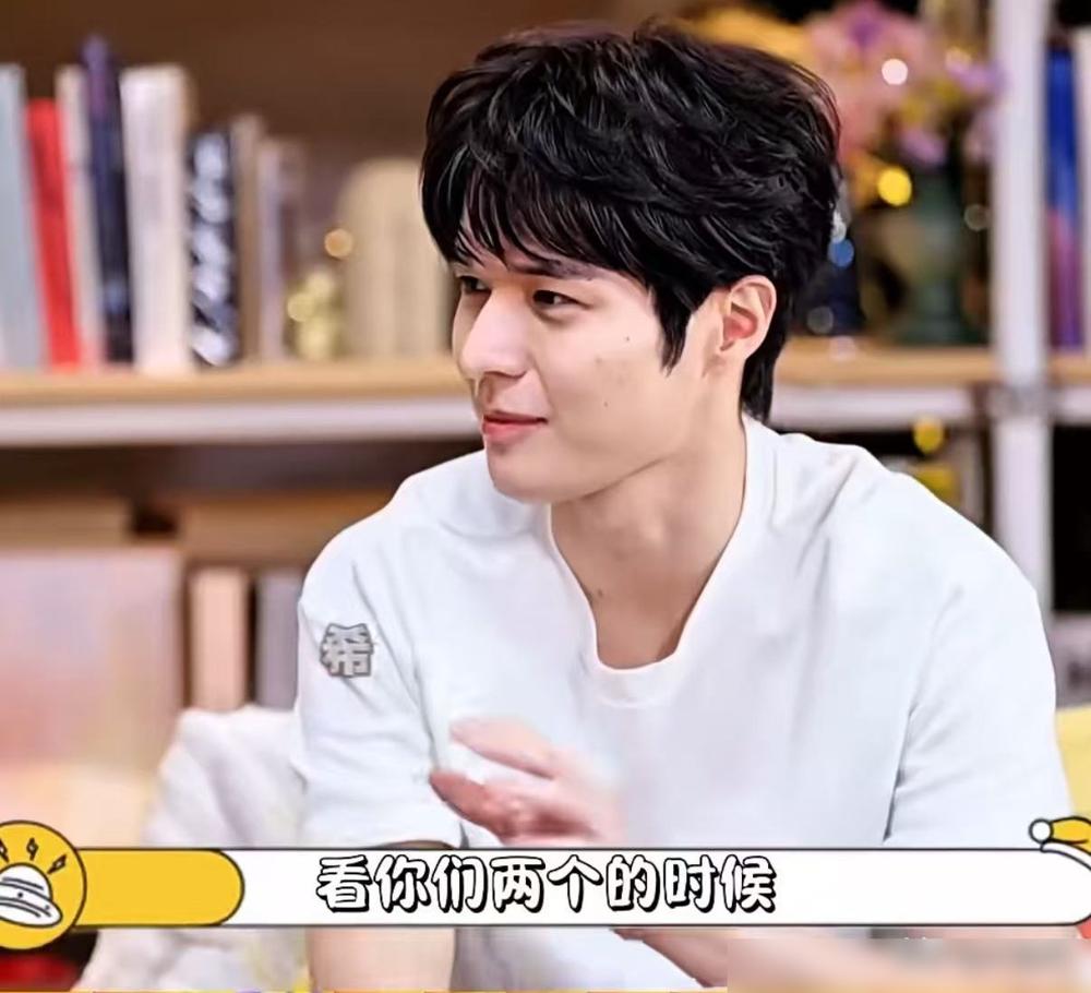 男的把死缠烂打演成了深情，女的在镜头前只能尬笑。
《心动9》出海那段，沙玥儿晕