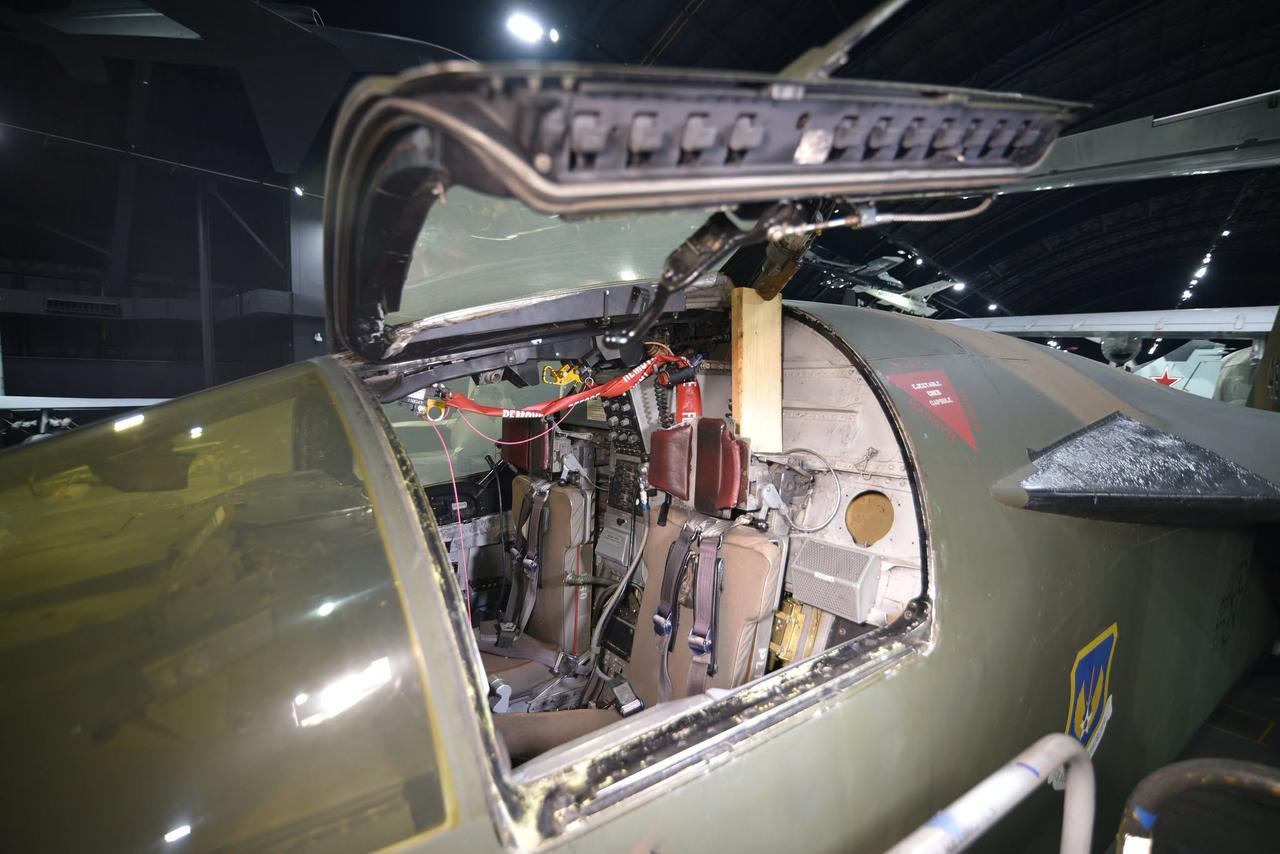 通用动力F-111F“土豚”：从低空突防到精确打击

通用动力F-111“土豚”
