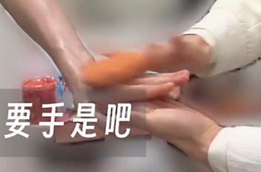 我说你俩是闺蜜组吧 