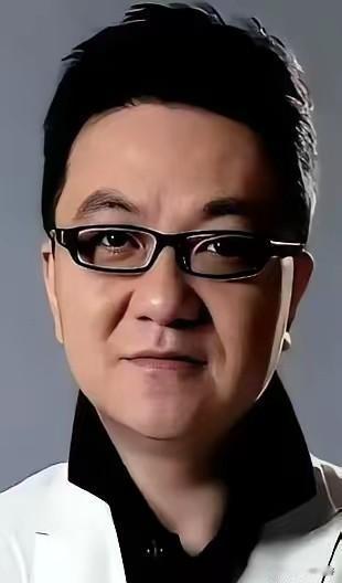 董路又开炮了，这次对准的是自己足球小将的家长。
​起因挺简单：小球员李昊炎妈妈接