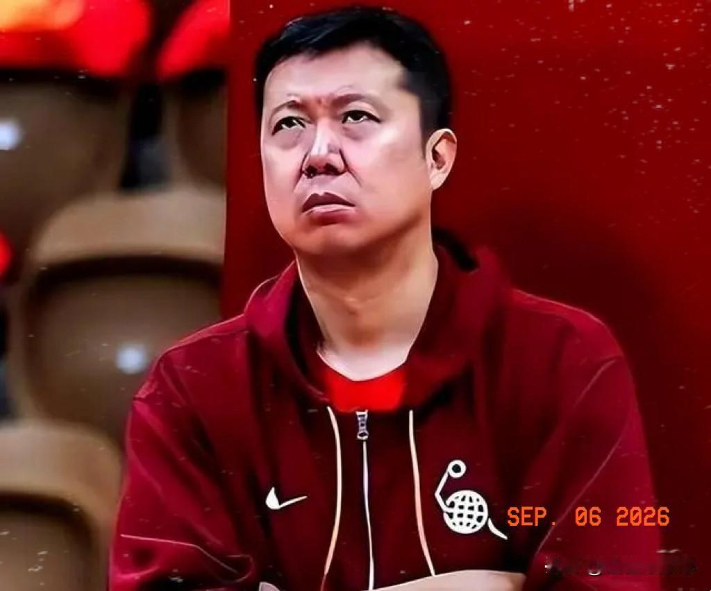 王治郅这番话，
直接点破了当下的实情，
李月汝因为护照寄丢错过世界杯，搁国内这事