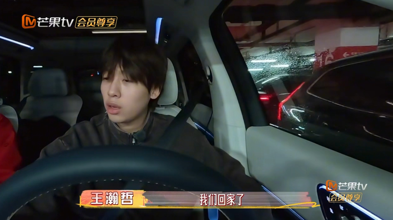 中国式父子关系有多拧巴 小时候我爸忙工作，很少陪我玩。长大后，我俩坐一起也没多少