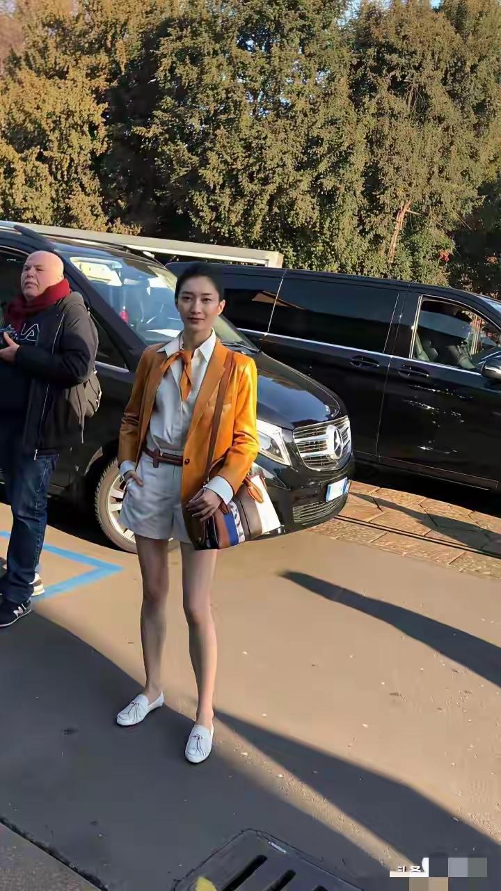 这是江疏影吗？[抠鼻][抠鼻]