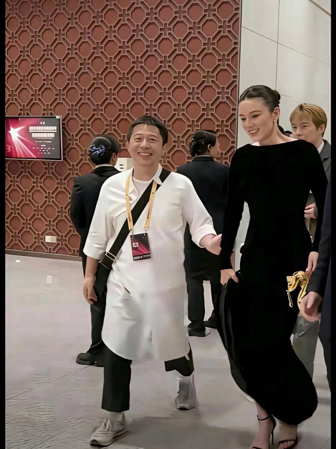 不敢相信这是宋佳的老公。 