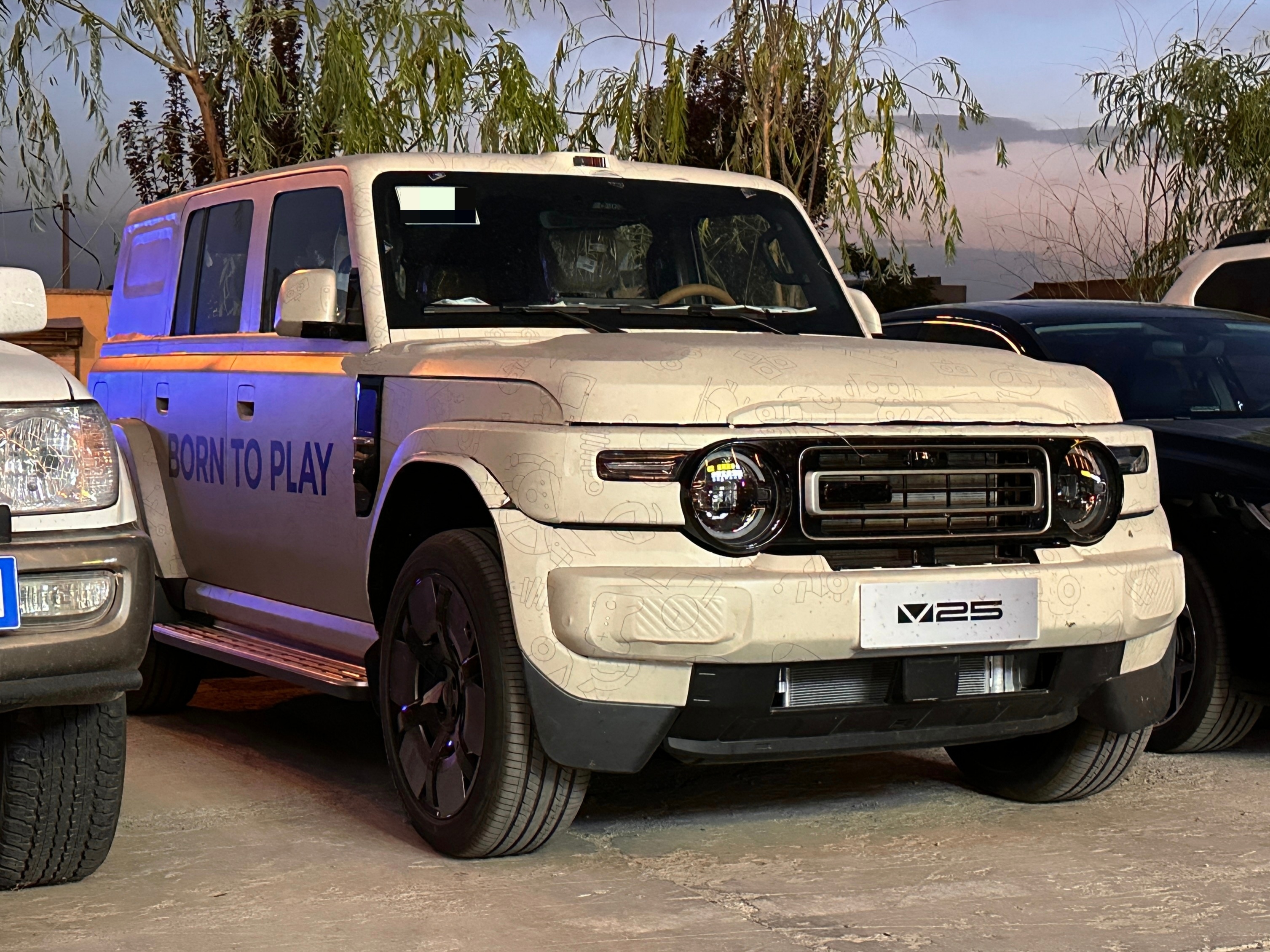 V25前脸长这样新能源汽车﻿