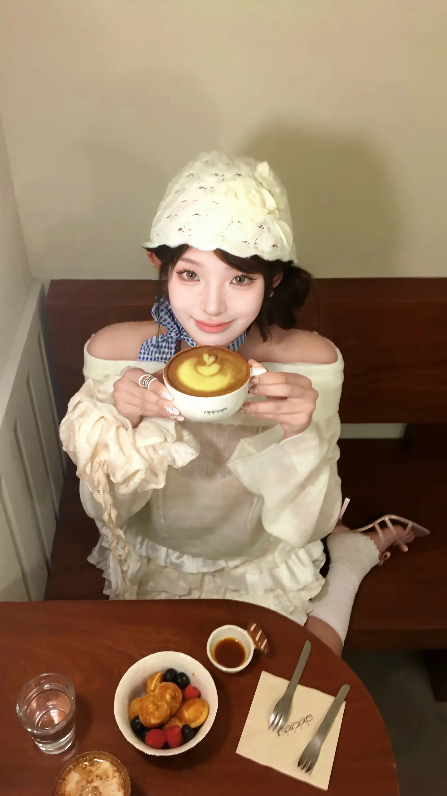 乖乖穿上了裙子 变成了乘乘