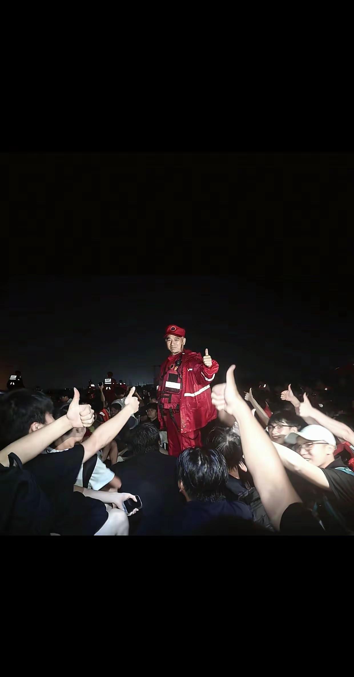 中国安能，无所不能。冲锋舟渡危难，赤子心护乡亲，所有奔赴，只为平安。中国安能 广