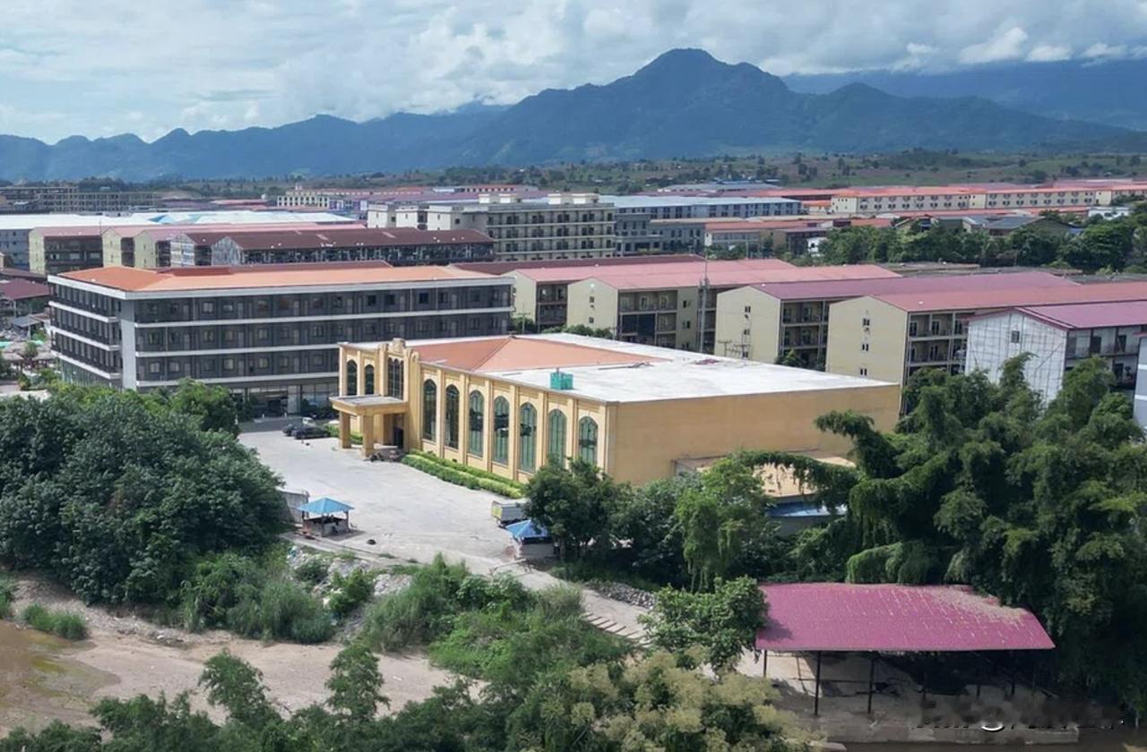 缅甸政府将拆除KK园区148栋建筑，其中包括KTV、医院和SPA会所，已拆除10