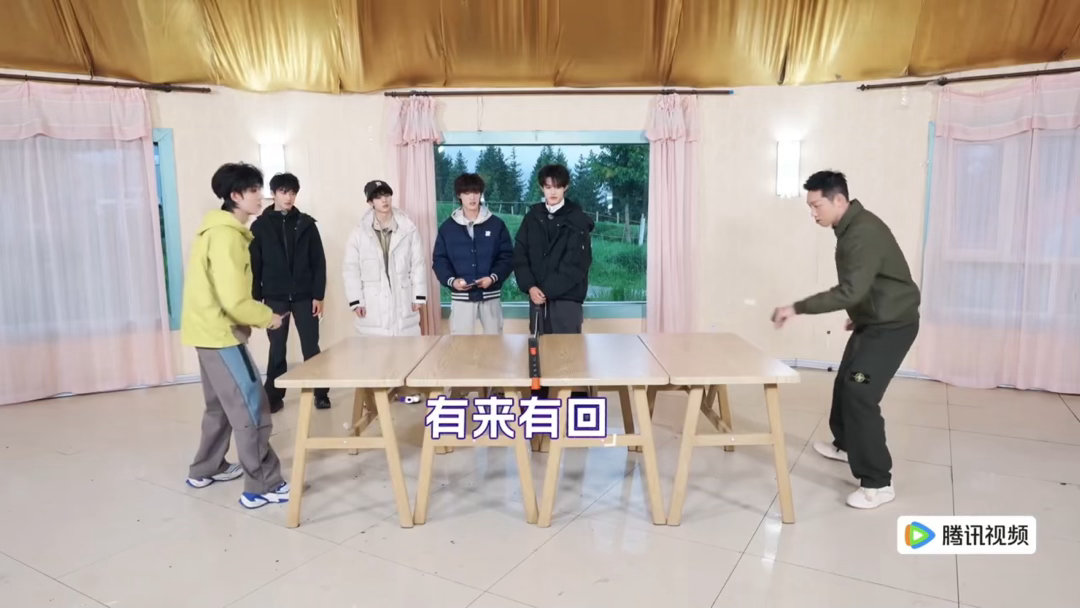 许昕问苏新皓是不是校队的许昕问苏新皓是不是乒乓球校队的能跟许昕打得有来有回，直接