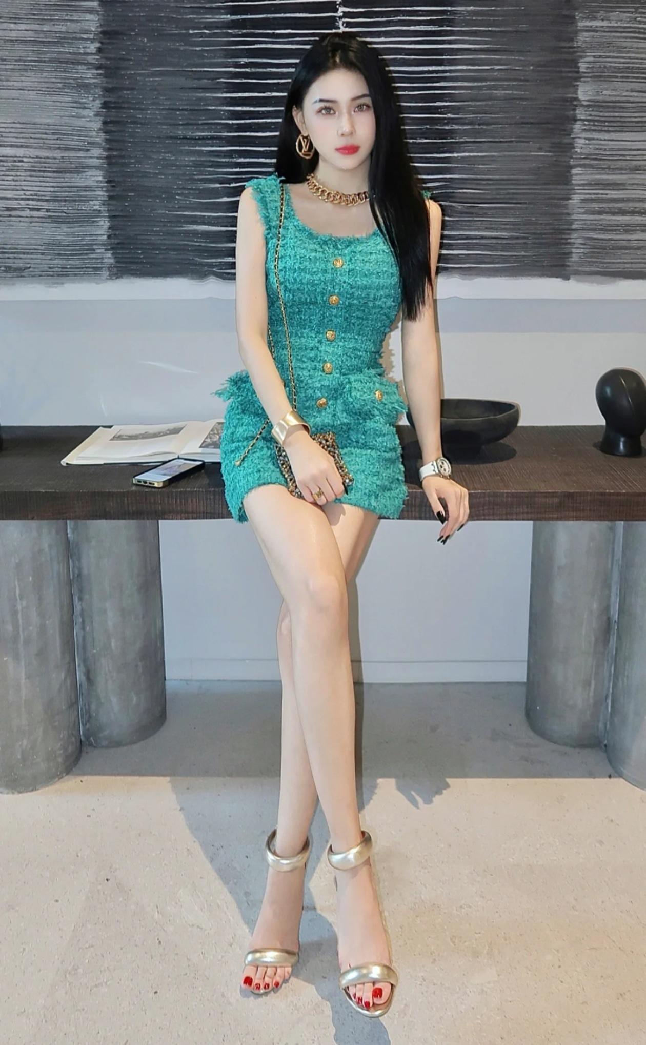 晒图笔记大赛香槟金高跟鞋美甲