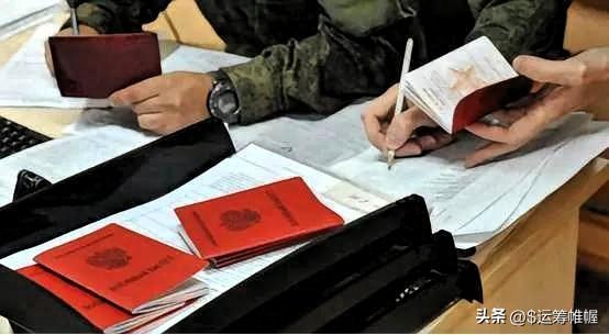 俄罗斯这次征兵，做了一个让所有人都意外的承诺。

13.5万新兵，一个都不派去前