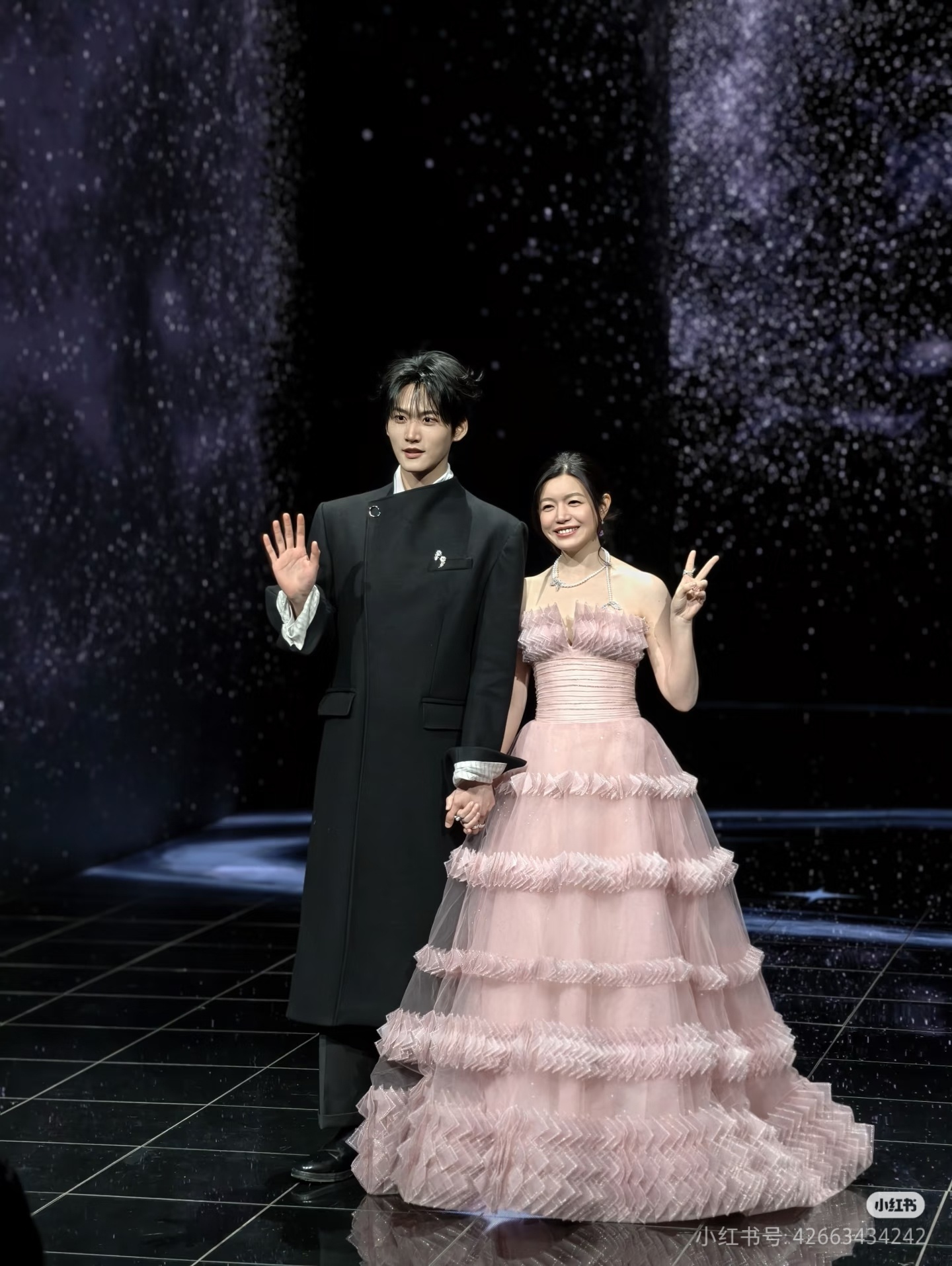 陈妍希周柯宇牵手啊啊啊啊啊啊啊 