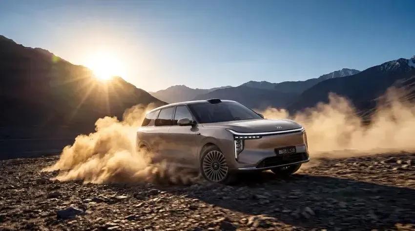 2026年买车不用纠结：
1、跑出租﹣﹣买纯电
2、跑长途﹣﹣买插混
3、要性价