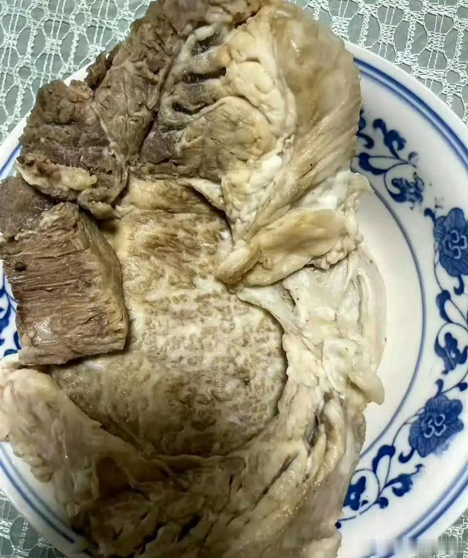 爷爷和奶奶把我的和牛炖了.. ​​​