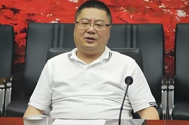 那个靠“免费领鸡蛋”起家，骗走全国60万老人244亿养老钱的大骗子周志峰，在今年