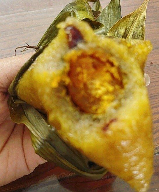 端午安康！郝熠然记得吃粽子哟！我喜欢吃咸蛋黄粽子！碱水粽蘸白糖你也可以试一下哦