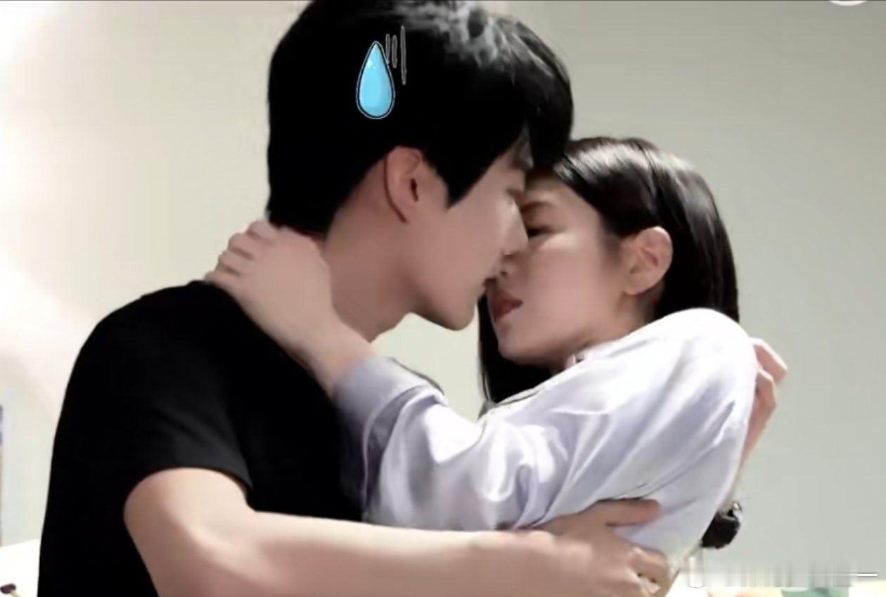 陈妍希周柯宇坐腿吻 又是一部姐弟恋吗