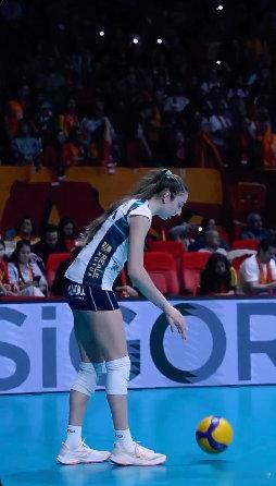 基耶里宣布同内尔维尼续约！女排 国际排坛动态
