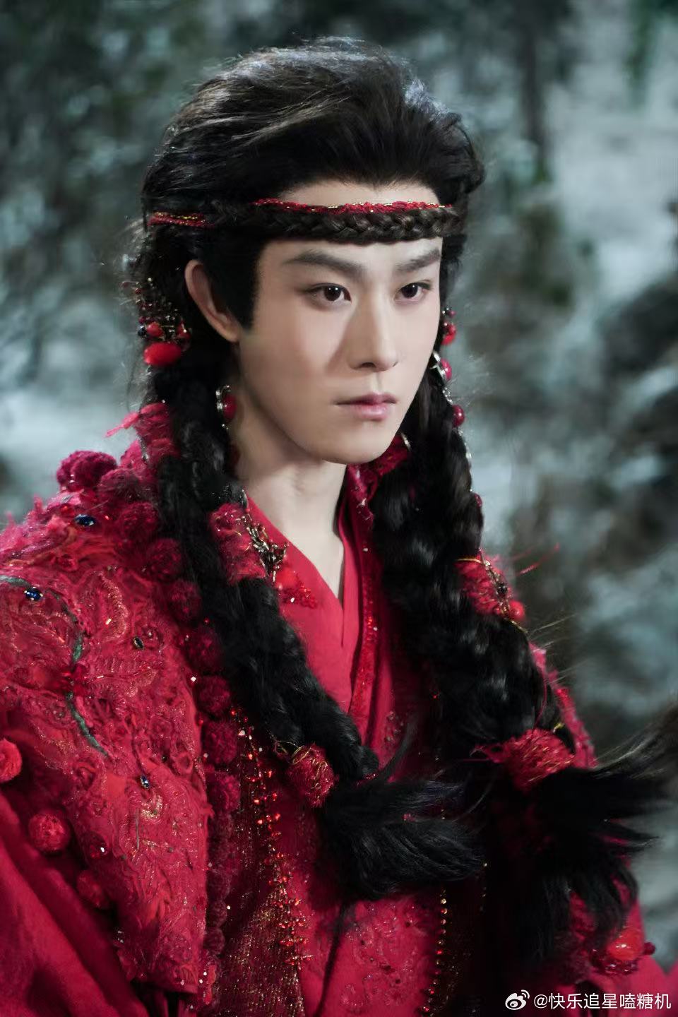 田嘉瑞拒绝出片ooc寄灵 谁懂啊田嘉瑞对寄灵的爱，连拍宣传照都不愿意让角色有一丝