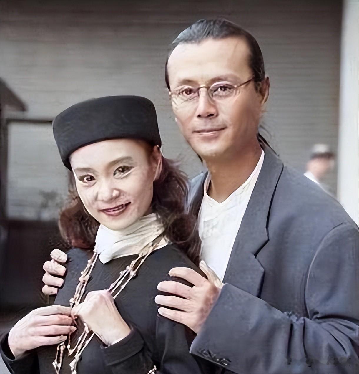 子宫切了，钱没用上，人还在活着。
这不是什么悲情故事，也不是谁活该倒霉。就是四个