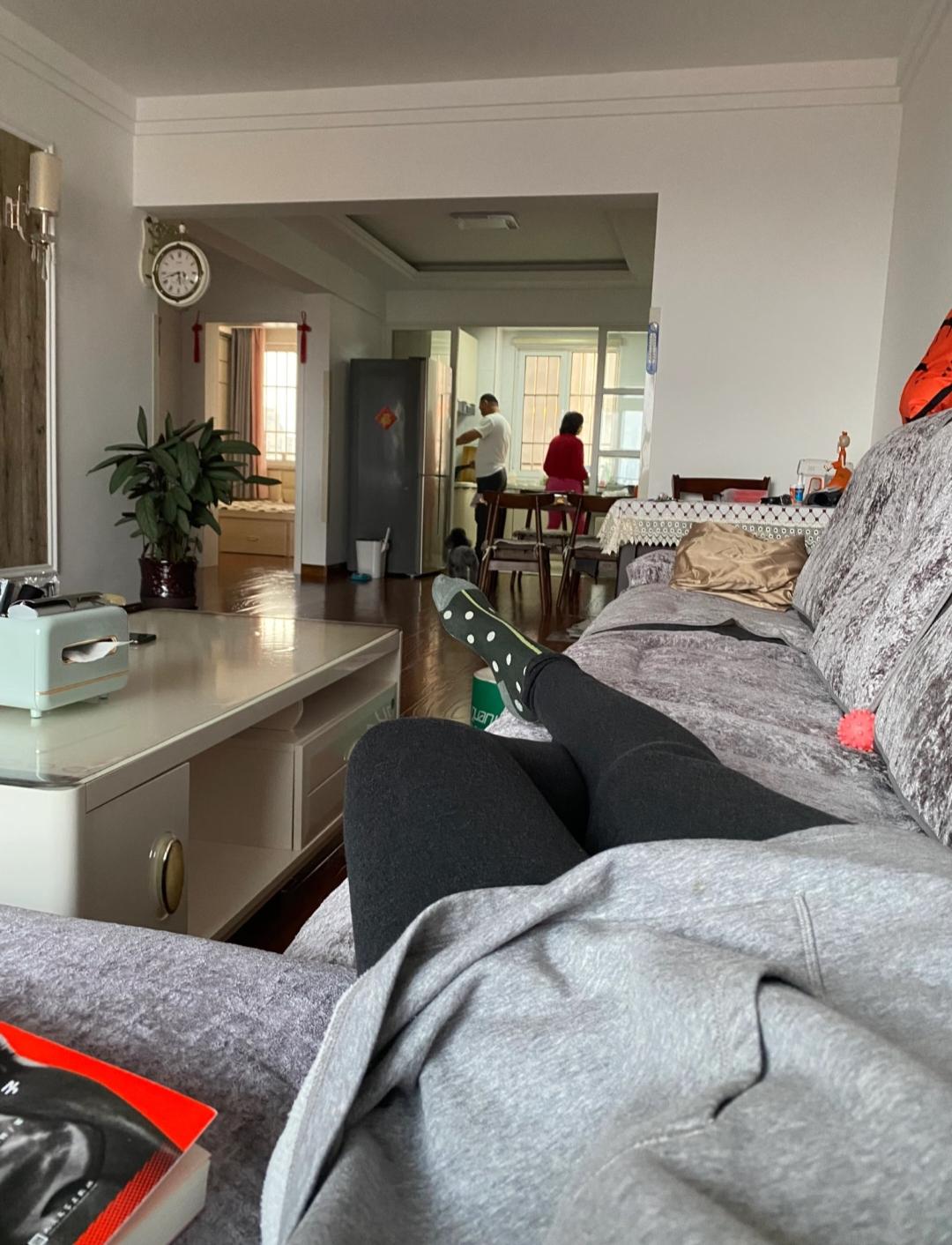 大家说像我这种修炼成百毒不侵的婆婆的多吗?
刚结婚时我是真看不惯我这儿媳妇
儿子