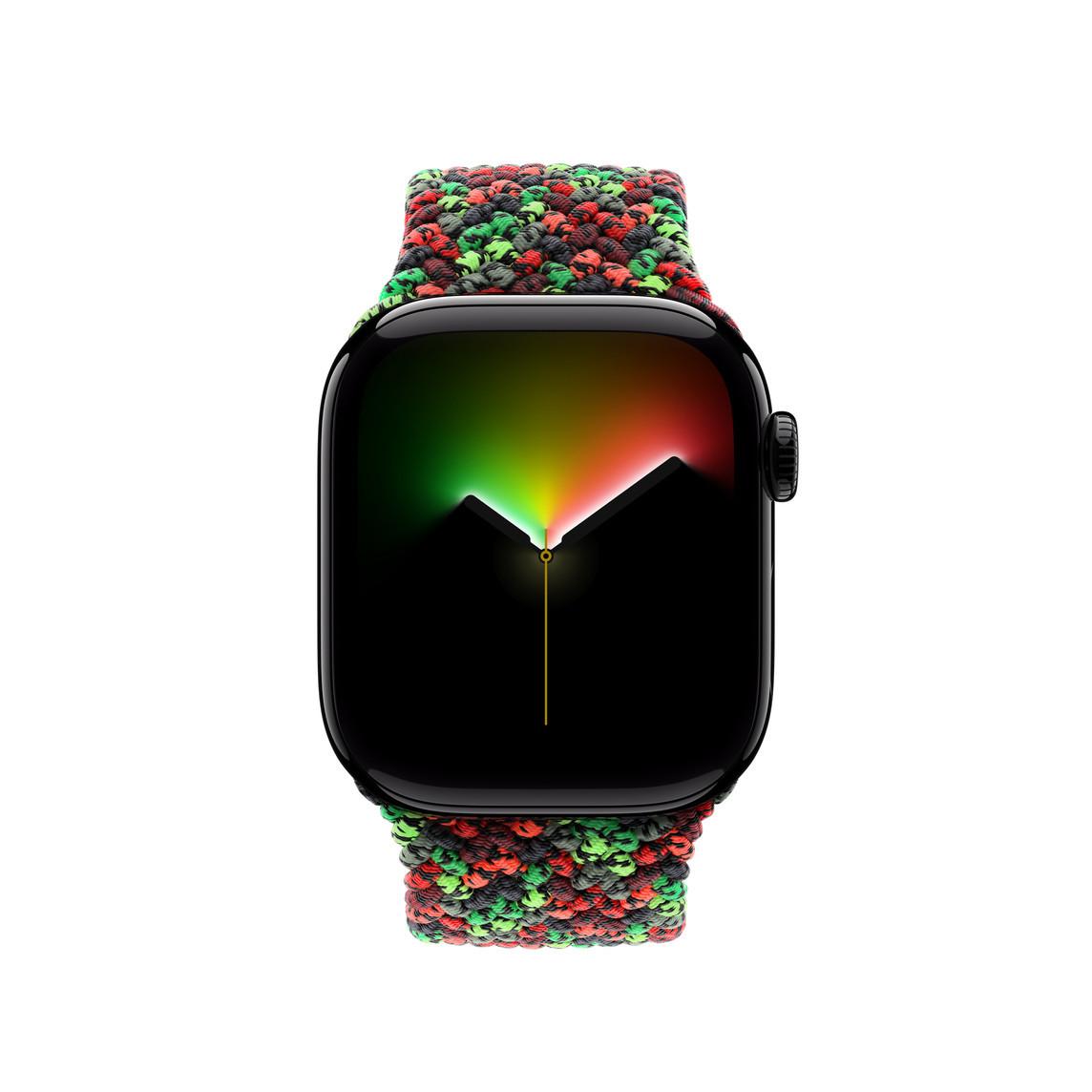 苹果昨天发布上架的致敬黑人月的新款黑人团结单圈编织表带；

采用先进的编织工艺，