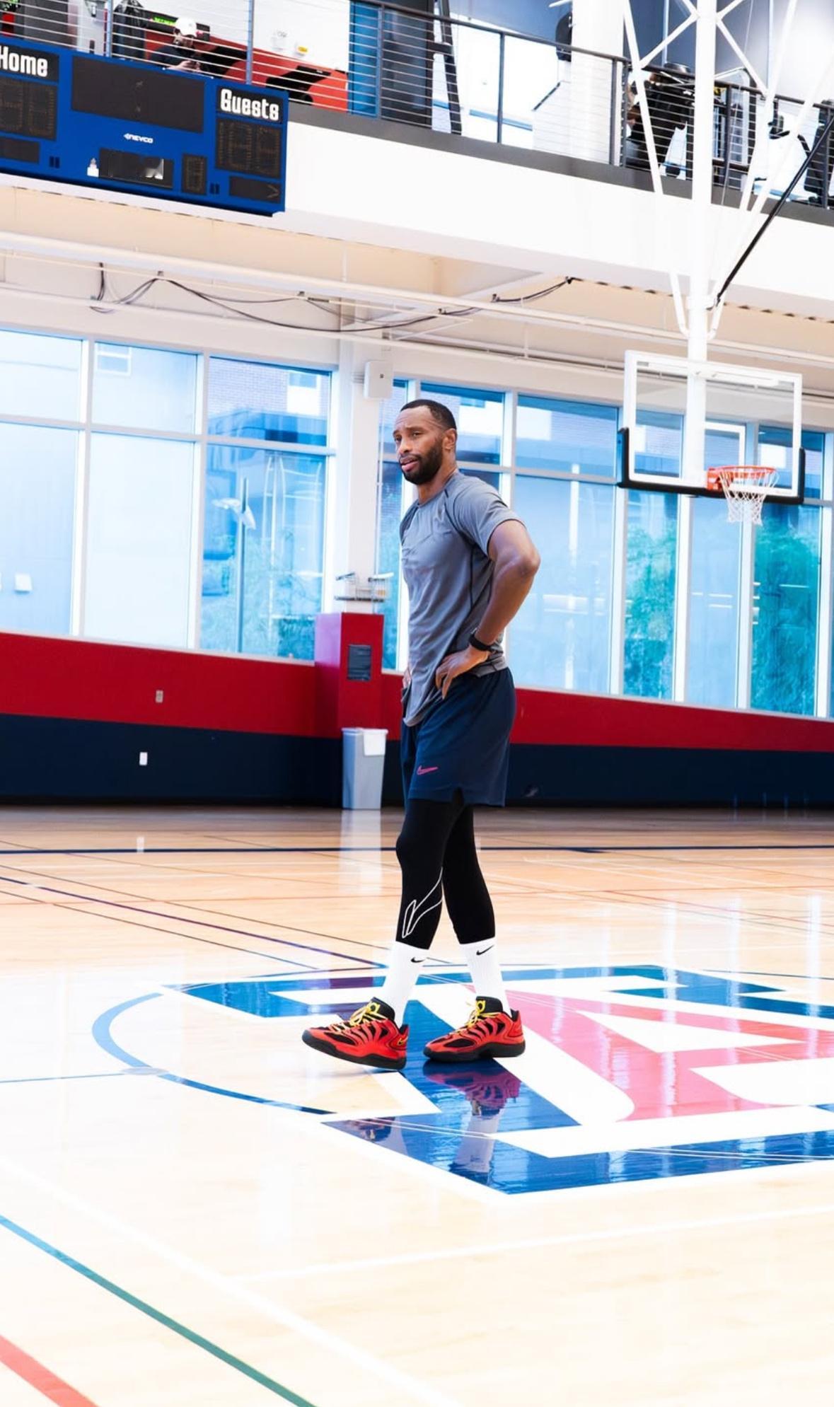 辽宁队三连冠功勋外援凯尔弗格新赛季加盟上海久事联手古德温，洛夫顿还有他熟悉的金金