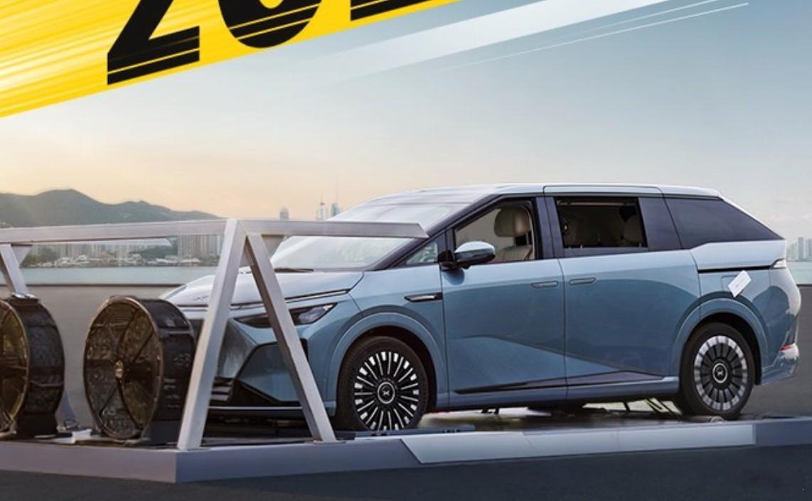 车企在研发阶段用跑步机测试续航是常规操作，旨在控制变量、优化系统。但小鹏 将这种