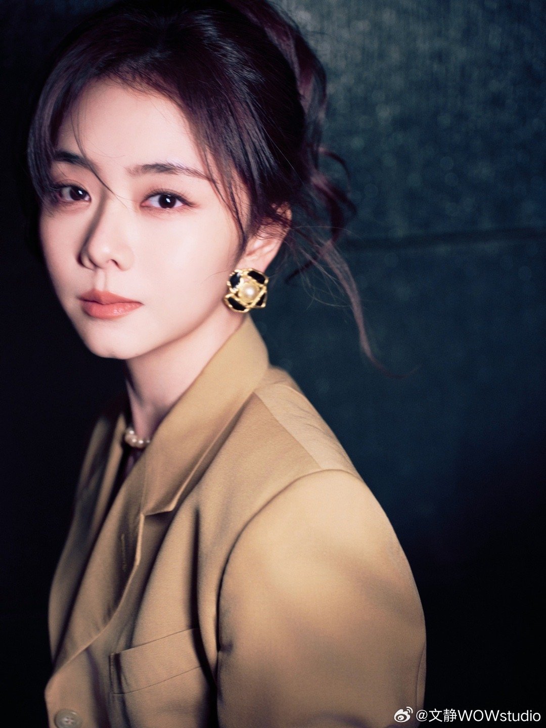 方婉之不会的谭松韵给补上了谭松韵现场整活超可爱，跑调版甜蜜蜜欢乐十足，和剧中角色