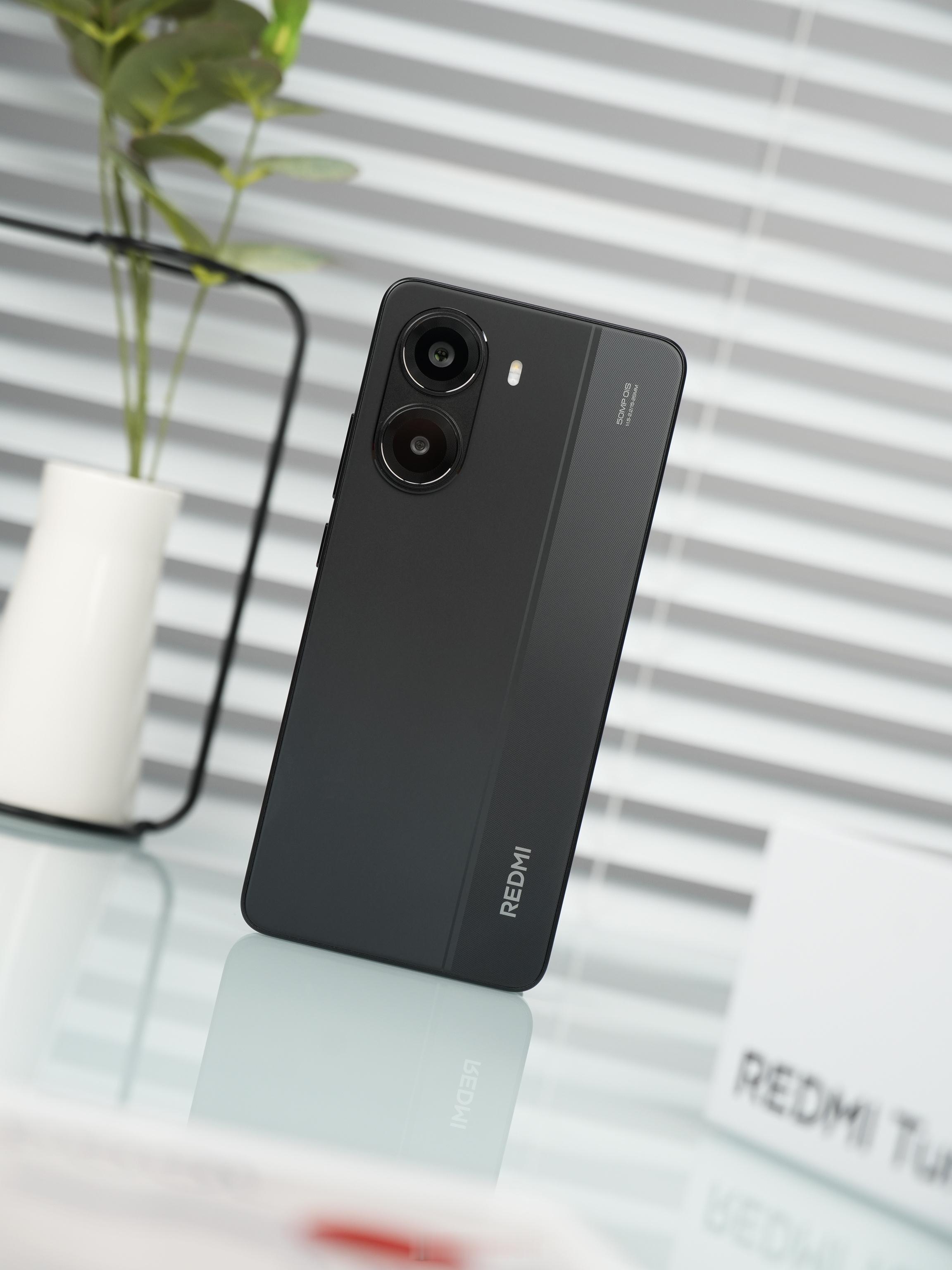 不是吧，2025年开年第一台手机就开始卷起来了，众所周知REDMI Turbo系