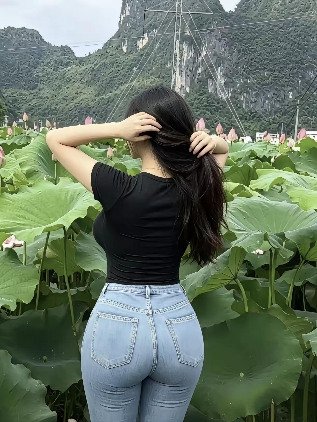 知否知否，应是人肥荷瘦。