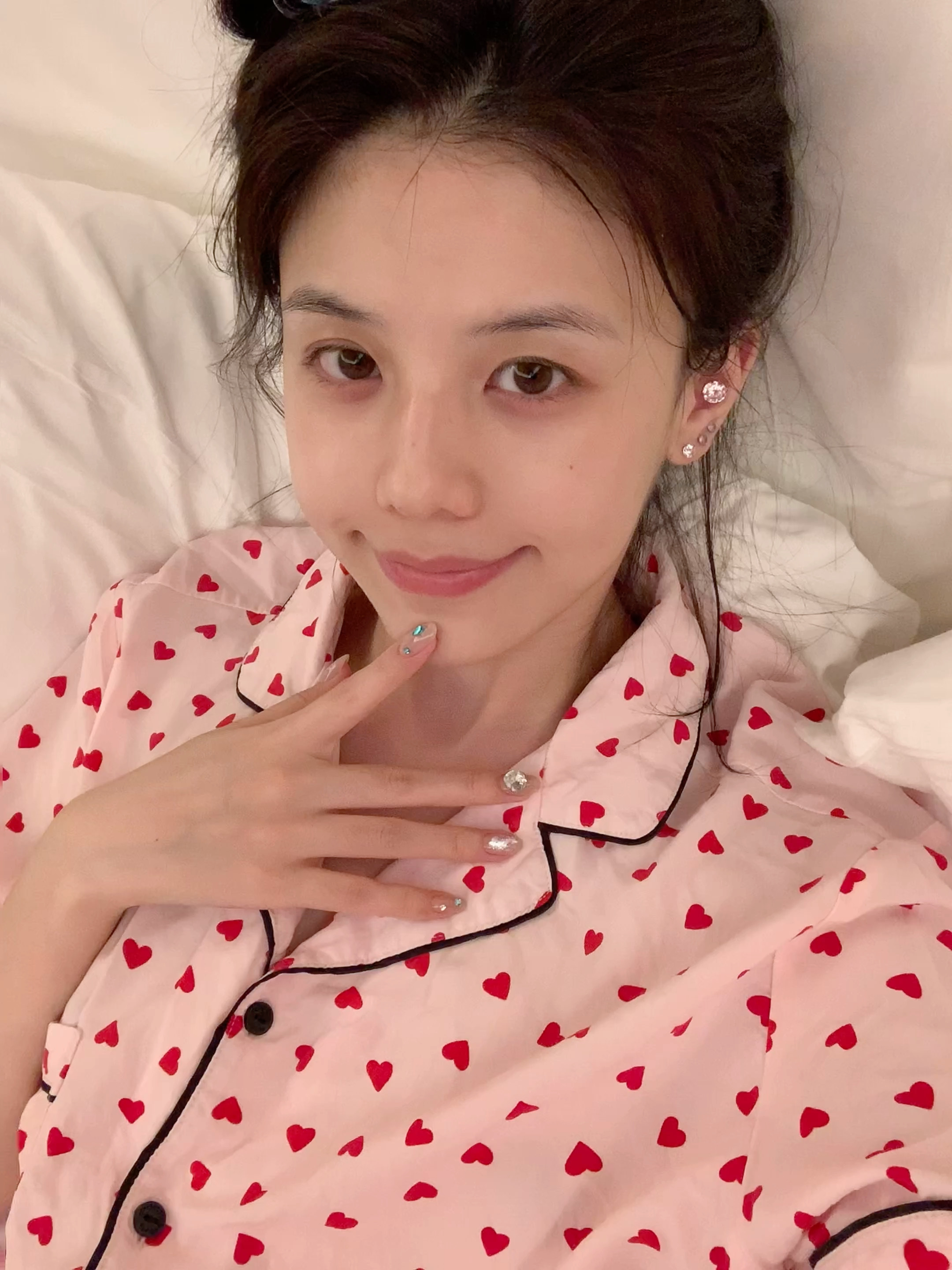 最近又是旅游狂晒又是熬夜毕设脸色炒鸡差…就用了双抗精华！大半瓶！（其实是因为我只