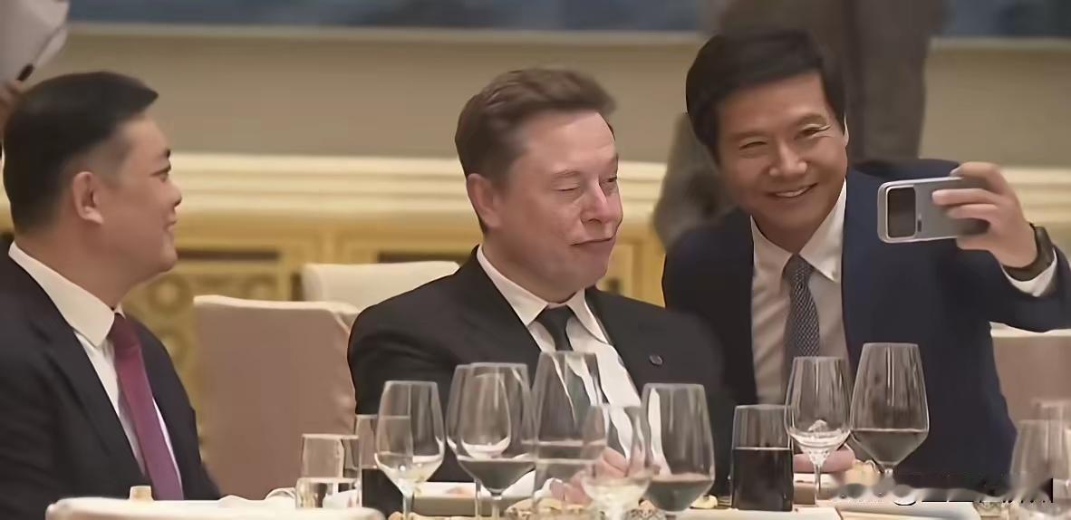 这次访华，真正赢麻了的是马斯克父子[大笑]