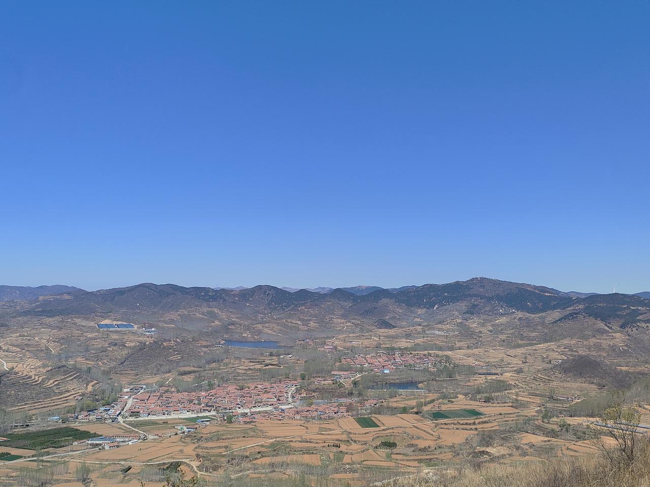 莱芜东杓山村地名考辨
 
济南市莱芜区苗山镇，坐落着东杓山、西杓山两村，地名沿革