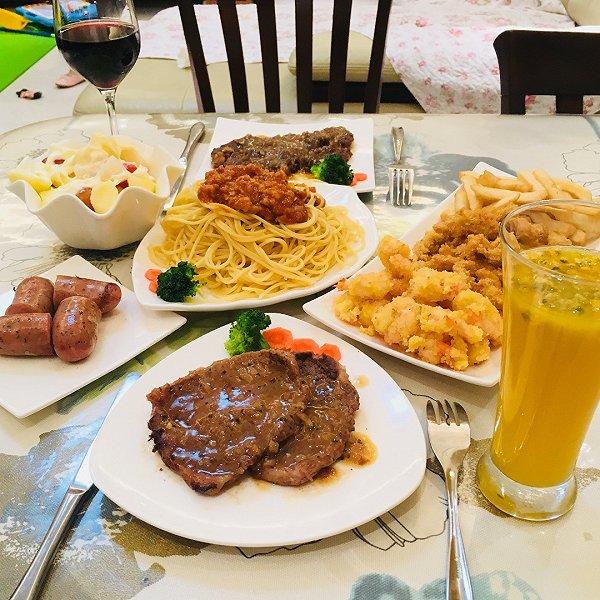 相亲最典型最成功的例子是苏享茂与翟欣
欣，一个具备了被骗的最好条件，另一个具备了