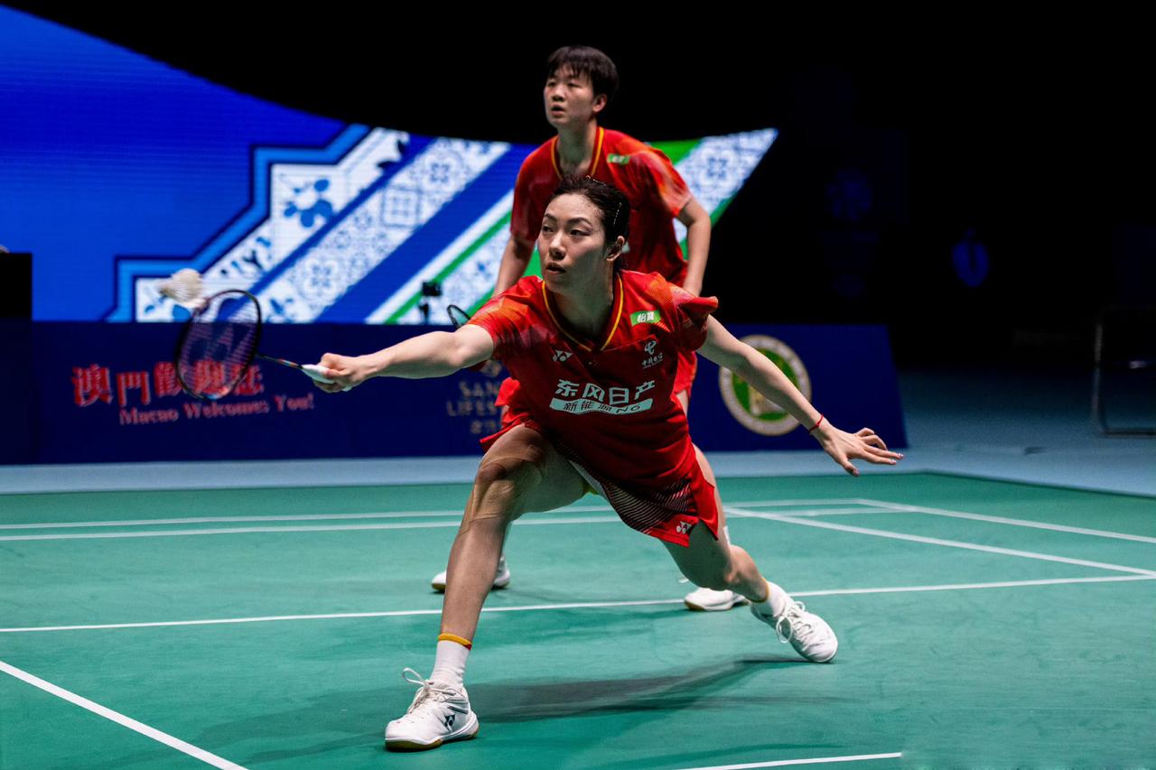 鲍骊婧/曹梓涵2-0横扫晋级！首局21-12碾压，下轮硬刚东道主韩国组合！
20