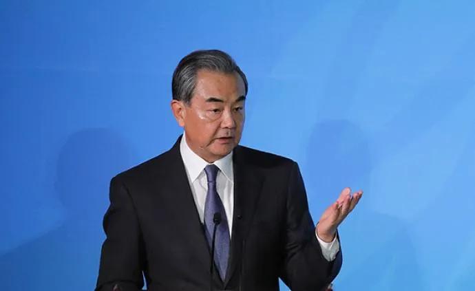 当地时间5月26日，纽约联合国总部的会议厅里，中国外交部长王毅在主持安理会高级别