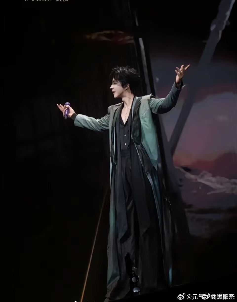 刘宇宁国外出差还是吃中餐 在新西兰出差还惦记着中餐，宁哥的中国胃也太忠实了，走遍