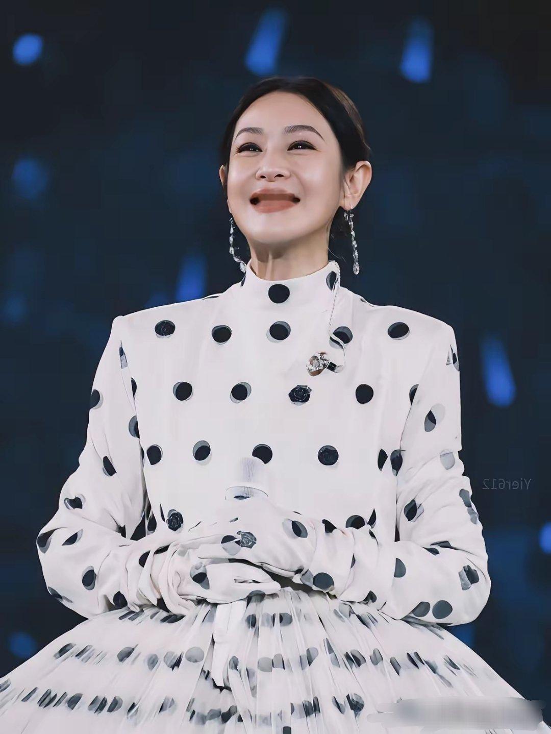 刘若英这个人，完全经不起细究，​因为仔细一查，就会发现，她这个人实在是太拼、太清